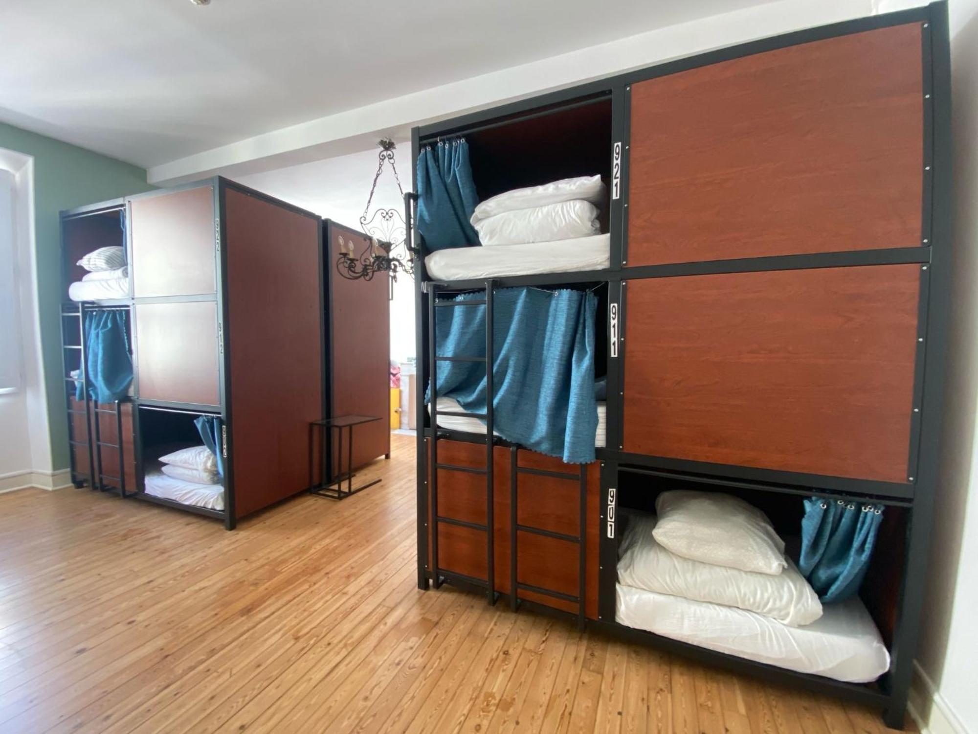 Hostal Hostel20 *